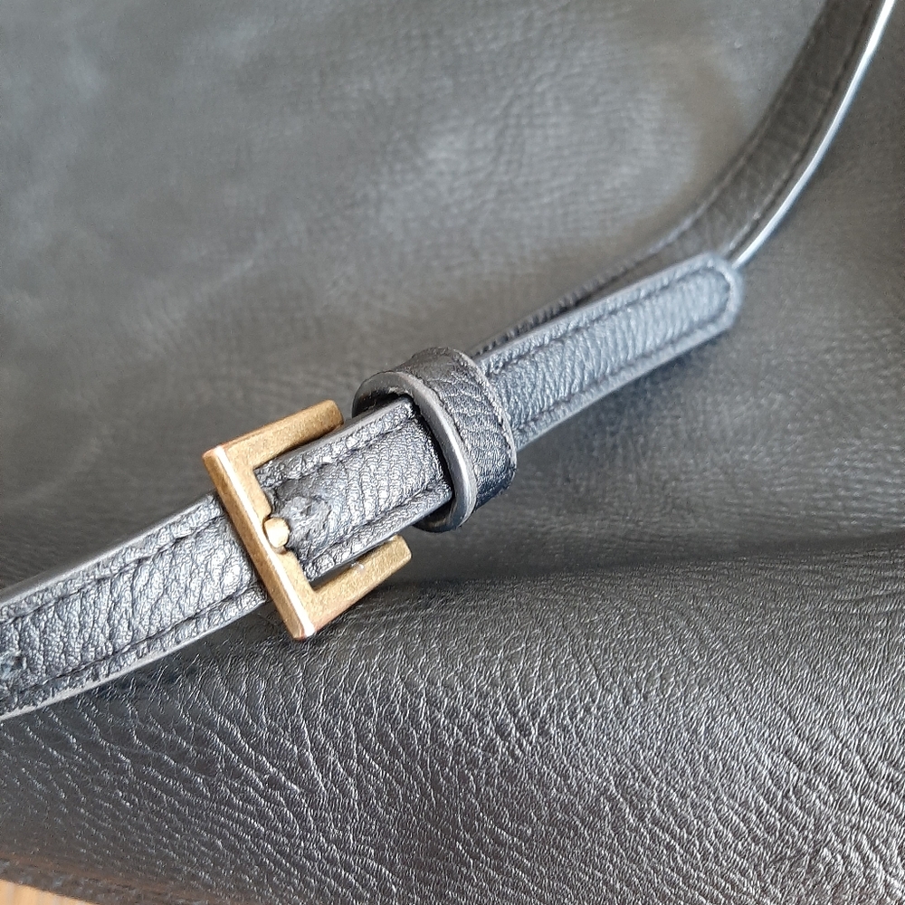 Universal Thread Black Adjustable Crossbody Purse - image 3